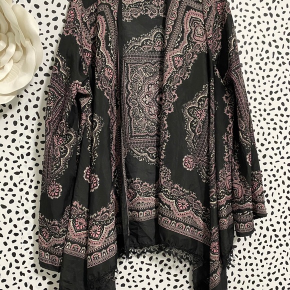 Kimono - Picture 1 of 2